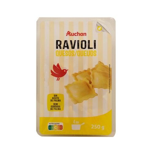 AUCHAN Ravioli de pasta fresca al huevo rellenos de una mezcla de queos 250 g. Producto Alcampo