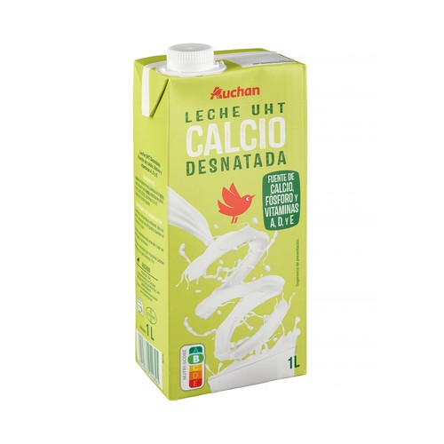 AUCHAN Leche desnatada de vaca, enriquecida con calcio 1 l Producto Alcampo.